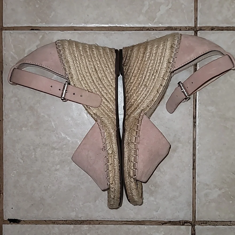Vince Camuto wedge heels baby pink buckle